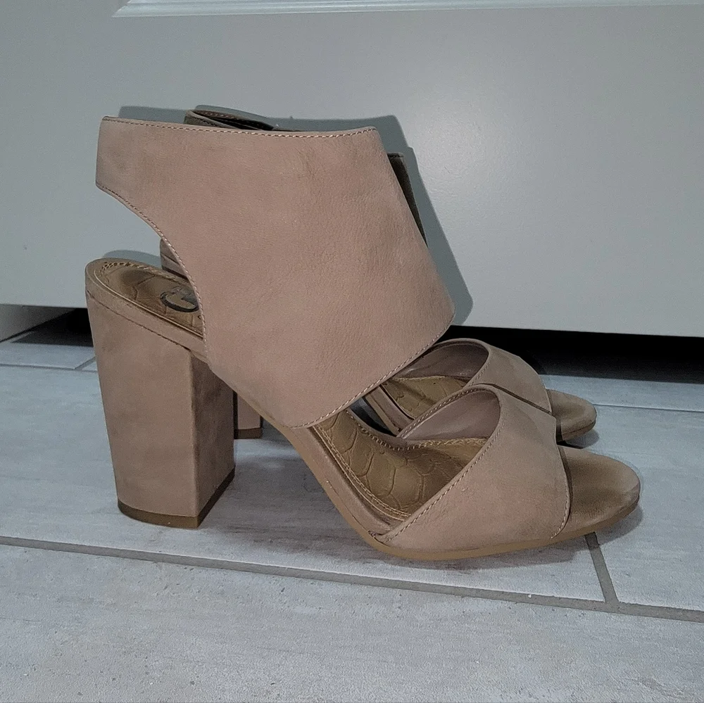 GIANNI BINI Leather Nude Taupe Block Heel Sandals - Peep Toe Ankle Cuff Heels